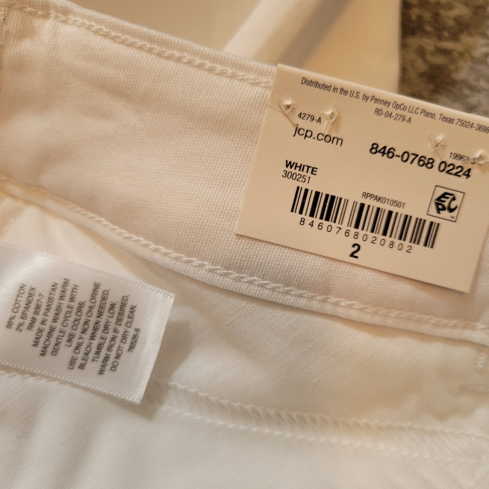 St John's bay Bermuda short size 2 nwt - Picture 2 of 4